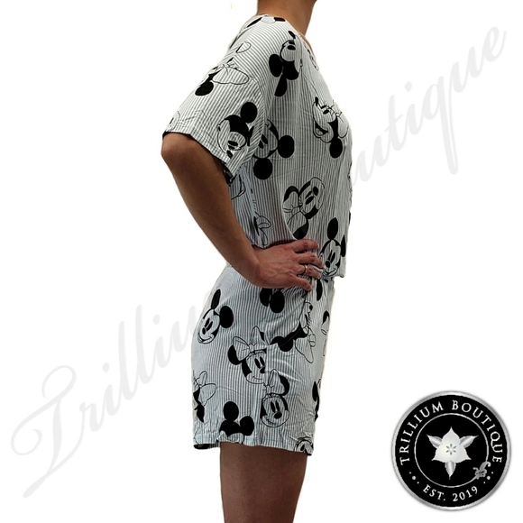 Disney 2-piece Mickey & Friends Pajama Short Set - Picture 9 of 14